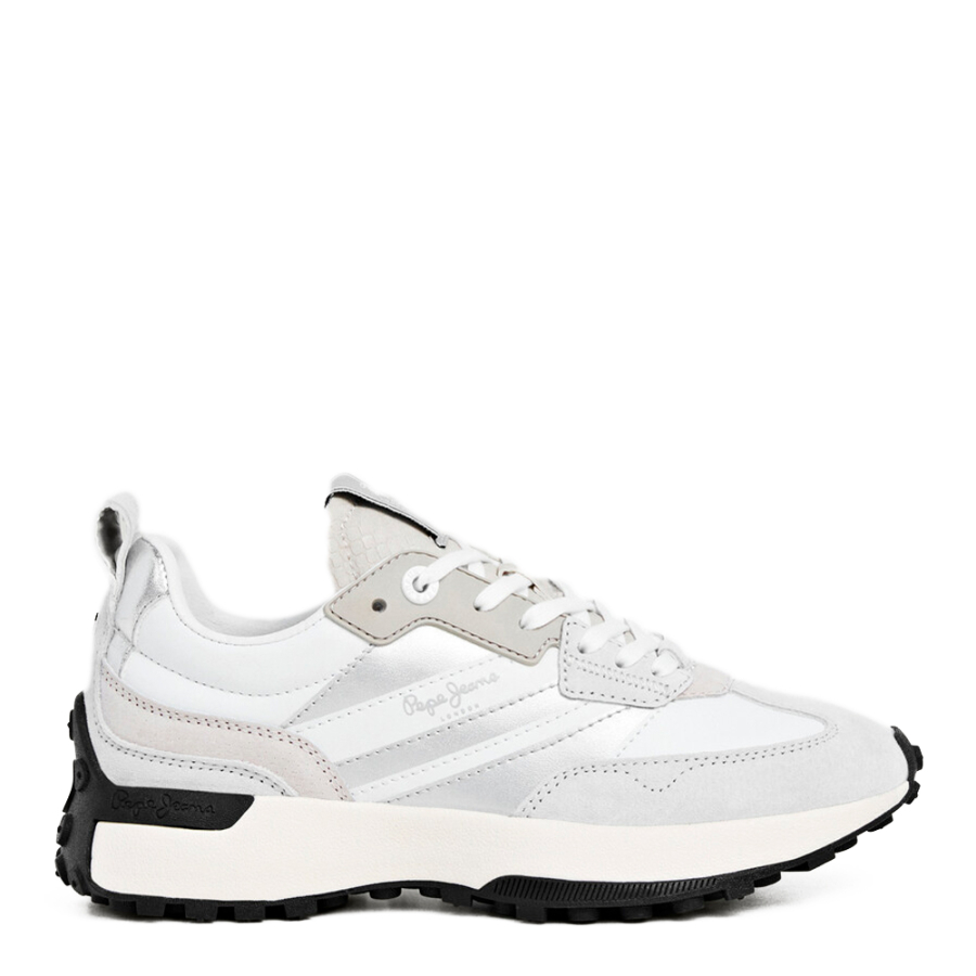 tenis-com-detalhes-em-camurca