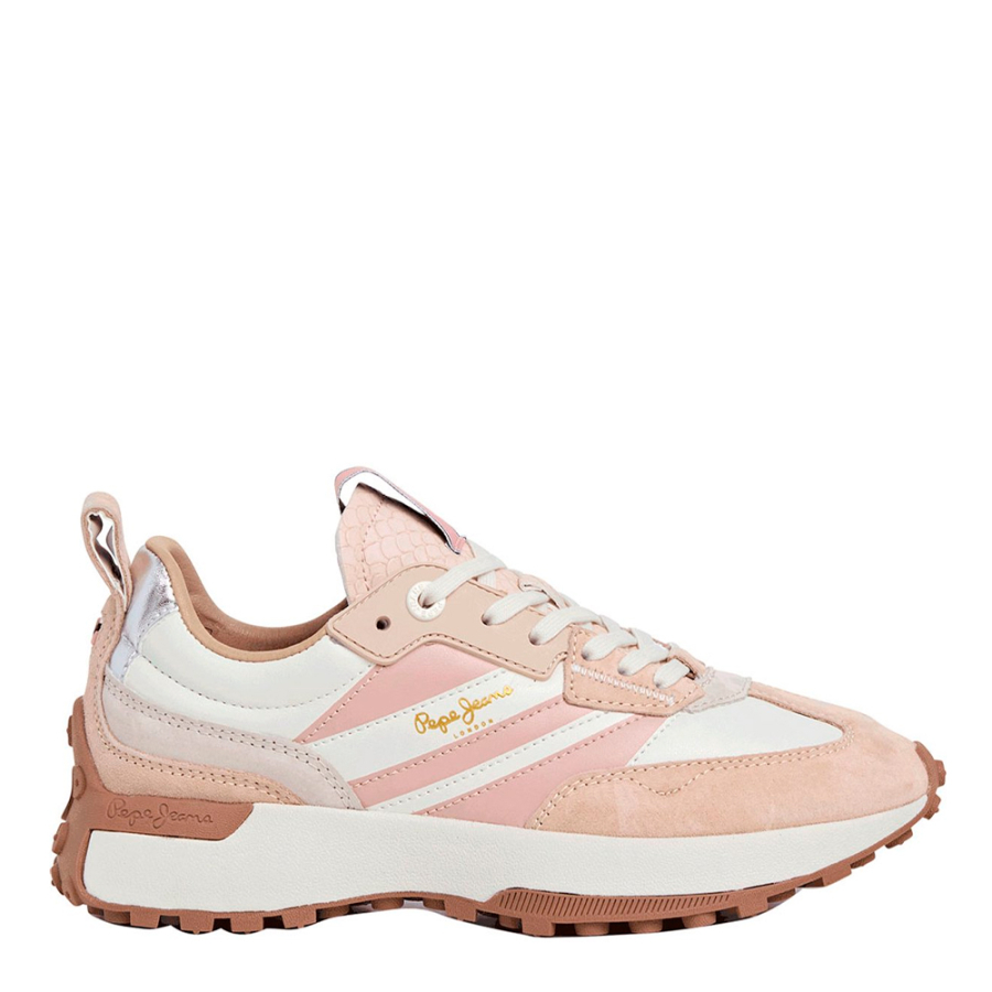 tenis-com-detalhes-em-camurca