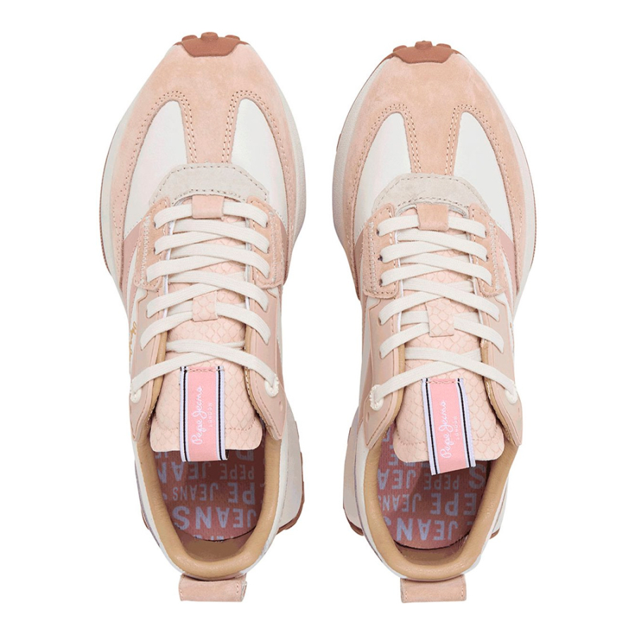 zapatillas-con-detalles-en-ante