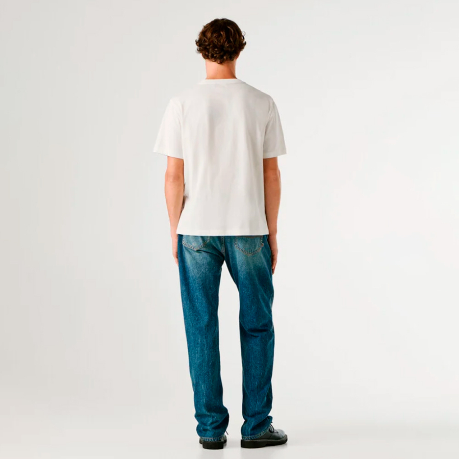 t-shirt-con-stampa-grafica-dalla-vestibilita-regolare