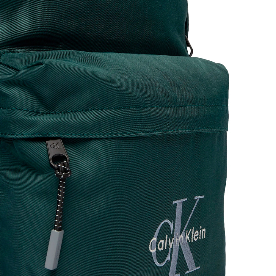 sac-a-dos-en-nylon-avec-logo-monogramme