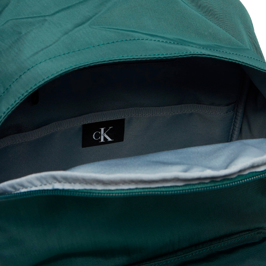 zaino-in-nylon-con-logo-monogramma