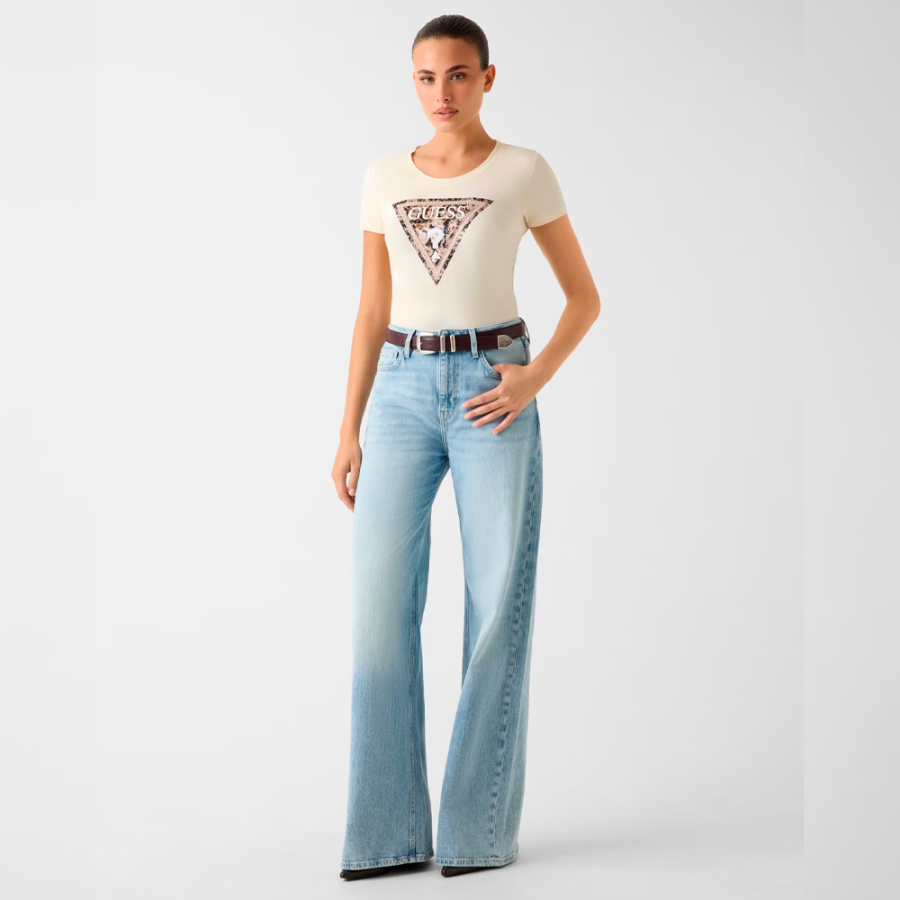 maglietta-con-logo-triangolare