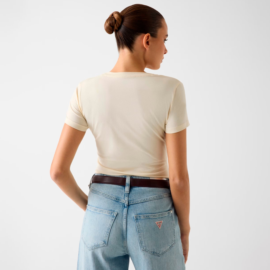 maglietta-con-logo-triangolare