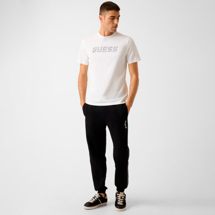 camiseta-com-logotipo-estampado camiseta-com-logotipo-estampado