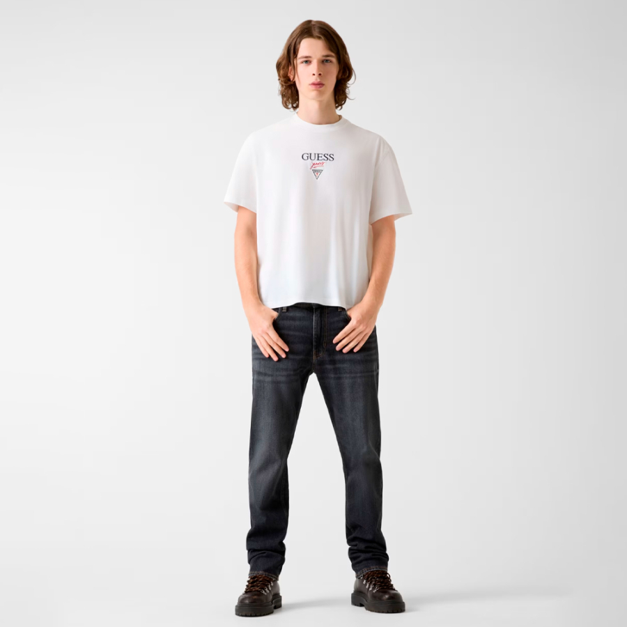 camiseta-com-logotipo-estampado camiseta-com-logotipo-estampado