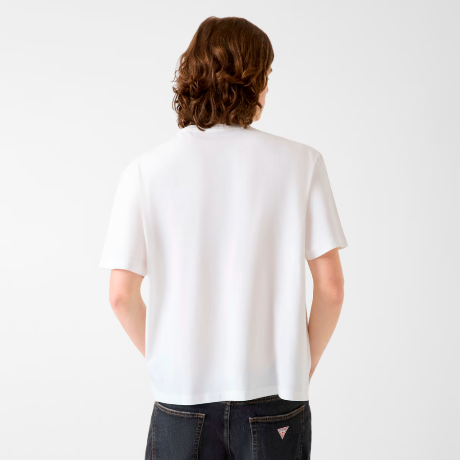 camiseta-com-logotipo-estampado camiseta-com-logotipo-estampado