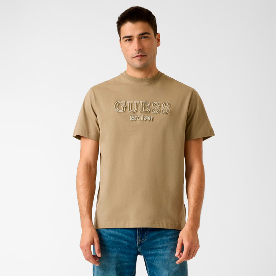 t-shirt-avec-logo-brode