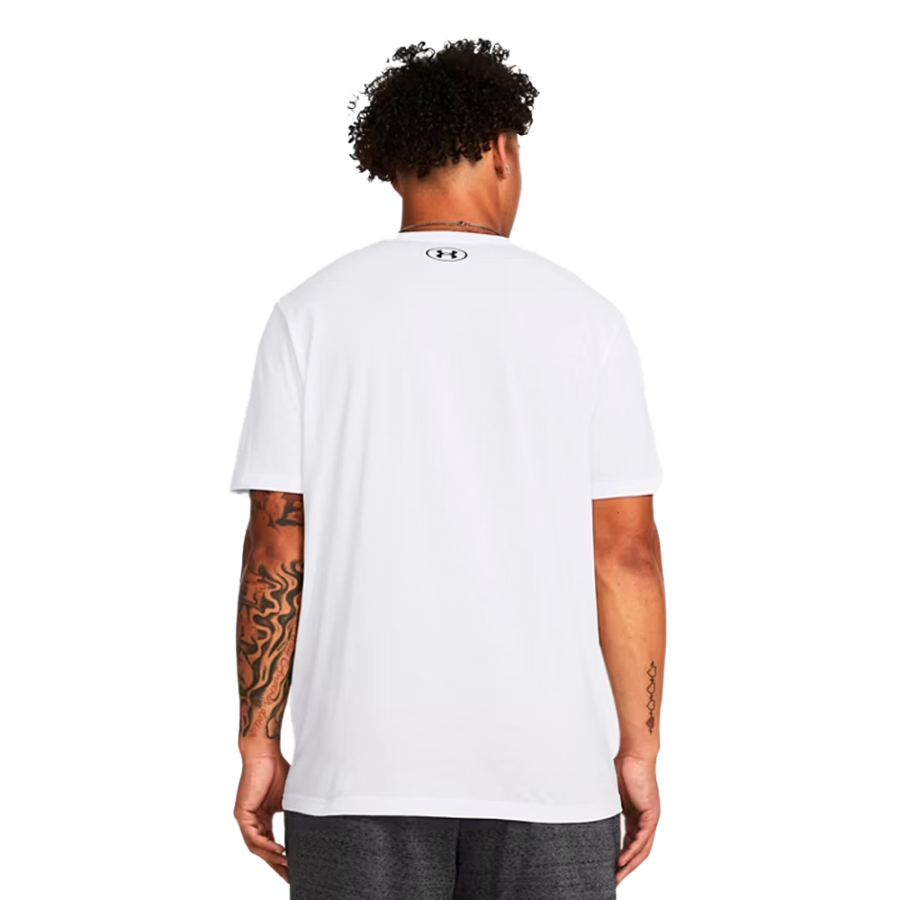 camiseta-com-o-logotipo-da-ua