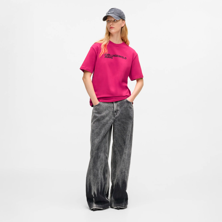 camiseta-com-logotipo