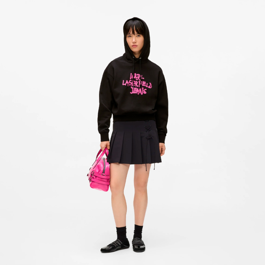 hoodie-decorated-with-graffiti