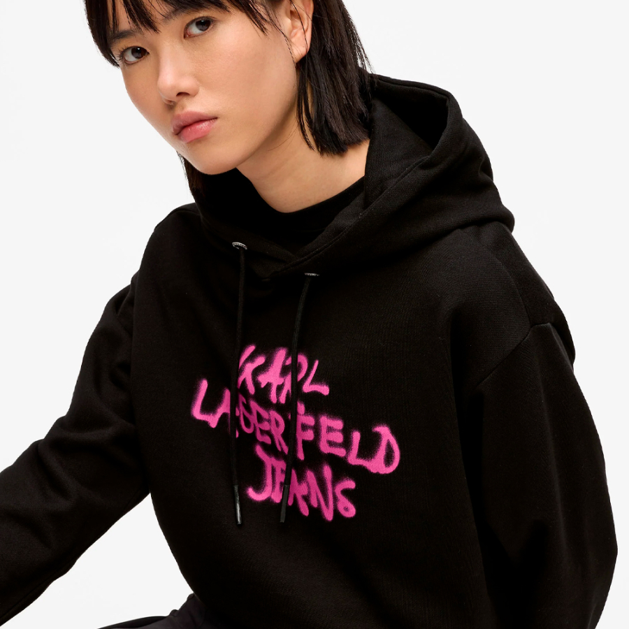 sudadera-con-capucha-y-decorada-con-grafiti