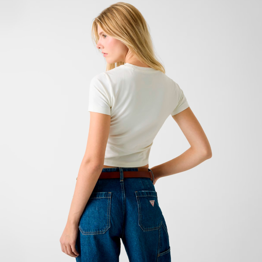 t-shirt-avec-logo-brode