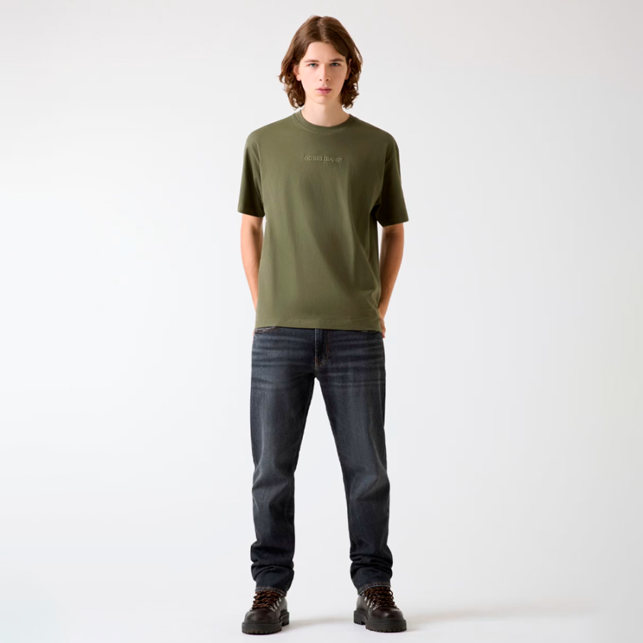 camiseta-com-logotipo-bordado