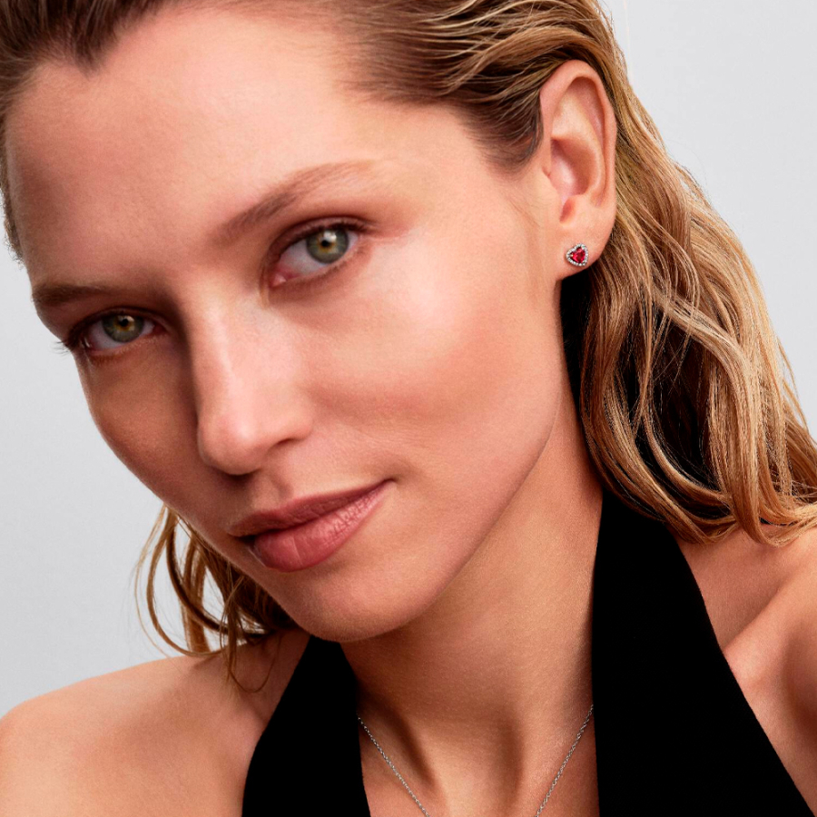 brincos-de-coracao-em-relevo-vermelho