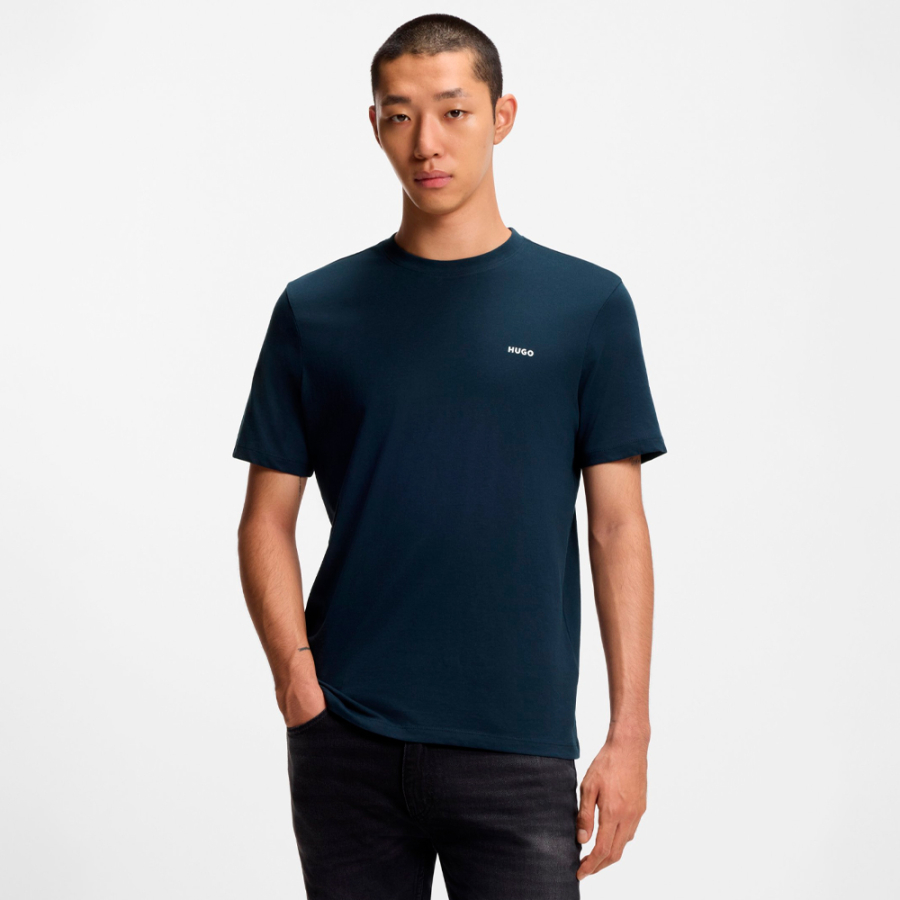 camiseta-con-logo-estampado