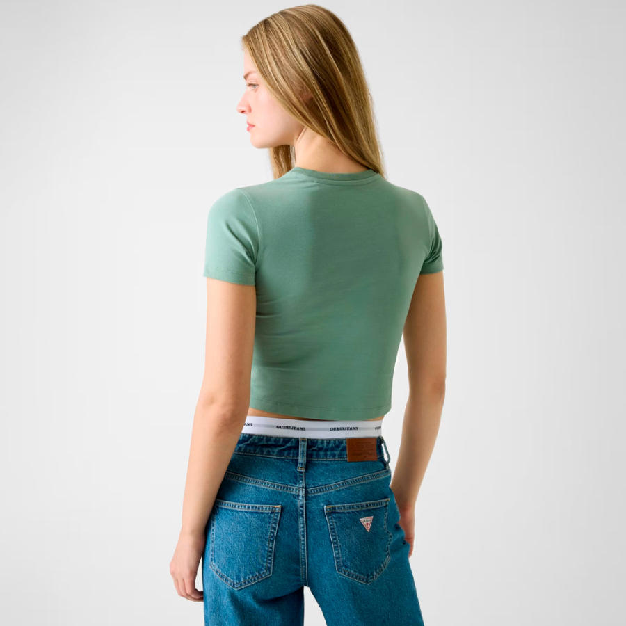 t-shirt-avec-logo-brode