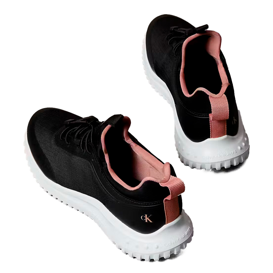 ultralight-bungee-slip-on-shoes