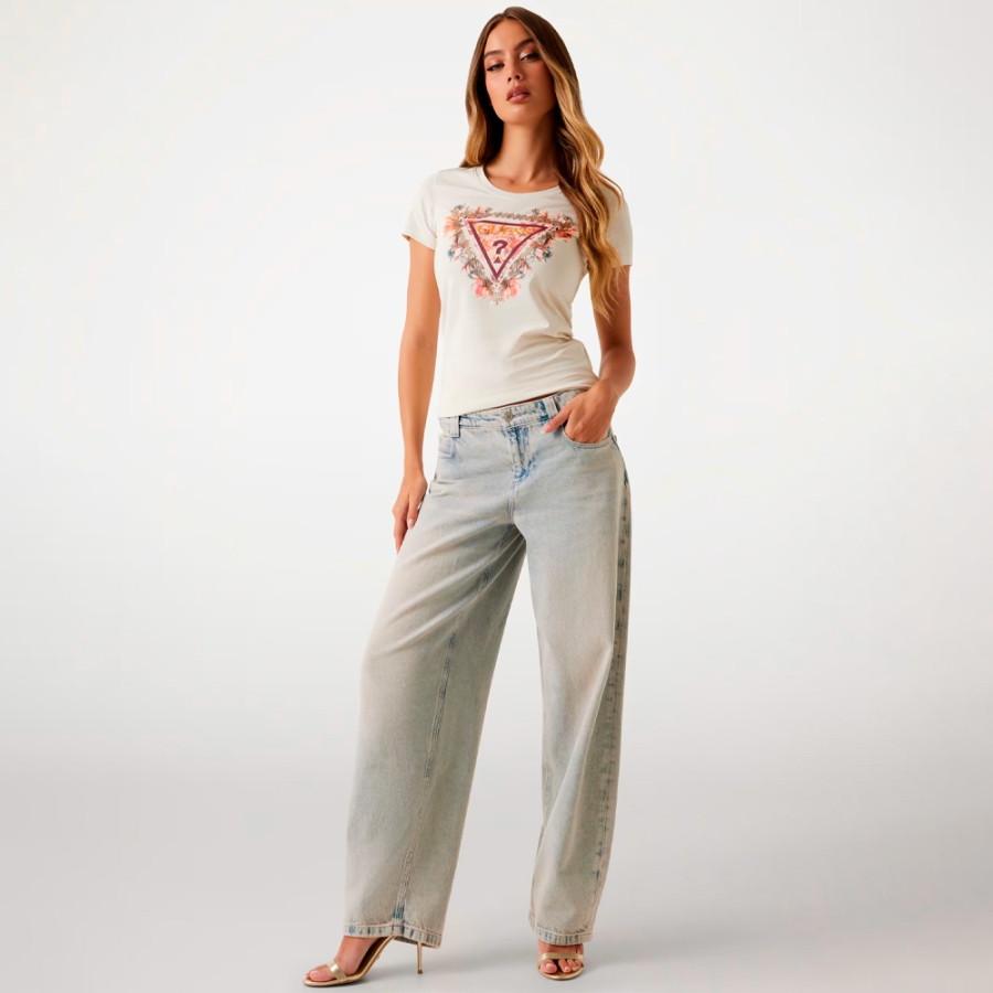 maglietta-con-logo-floreale-triangolare