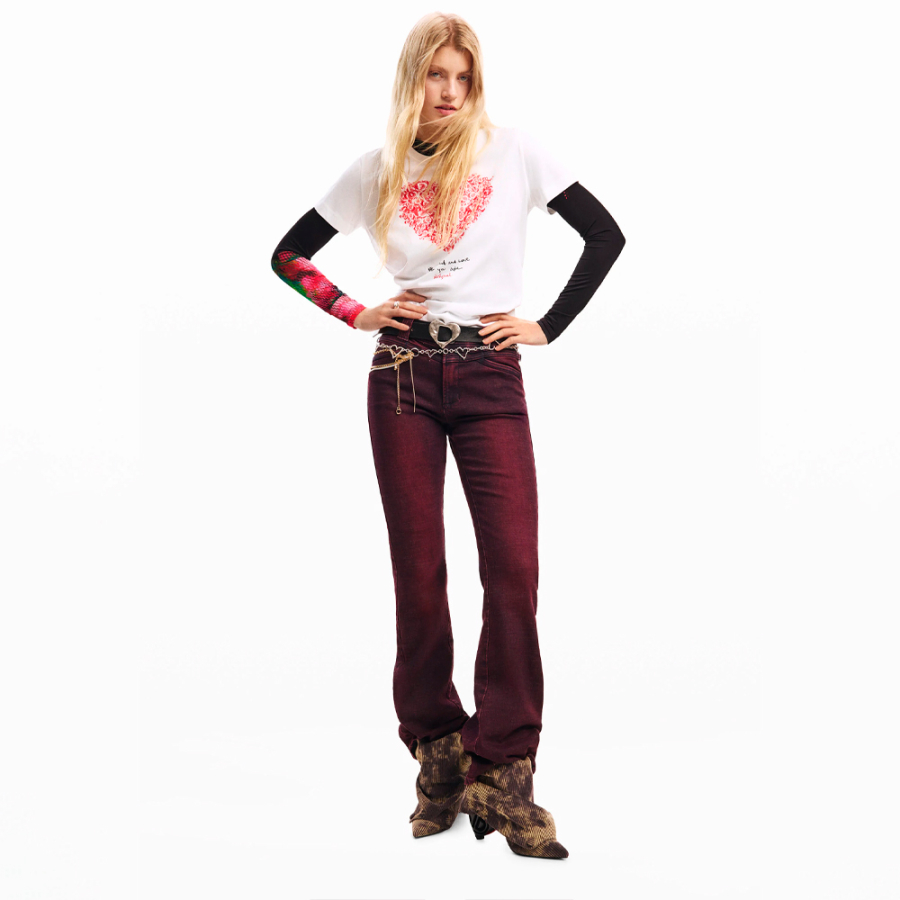 kurzarmeliges-t-shirt-mit-herz