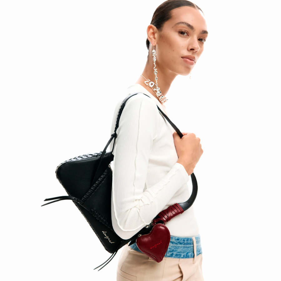 mittelgrosse-herzformige-handtasche