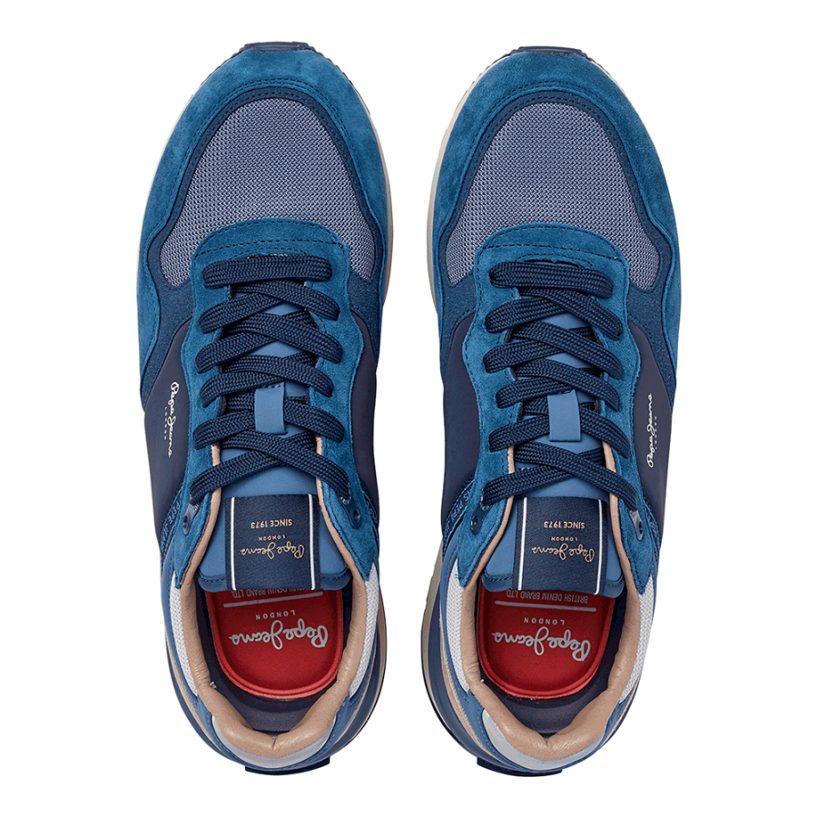 baskets-avec-details-en-daim