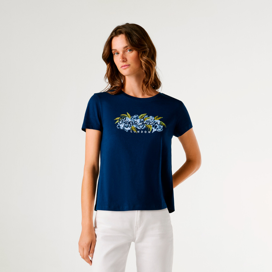 t-shirt-mit-bedrucktem-blumenlogo