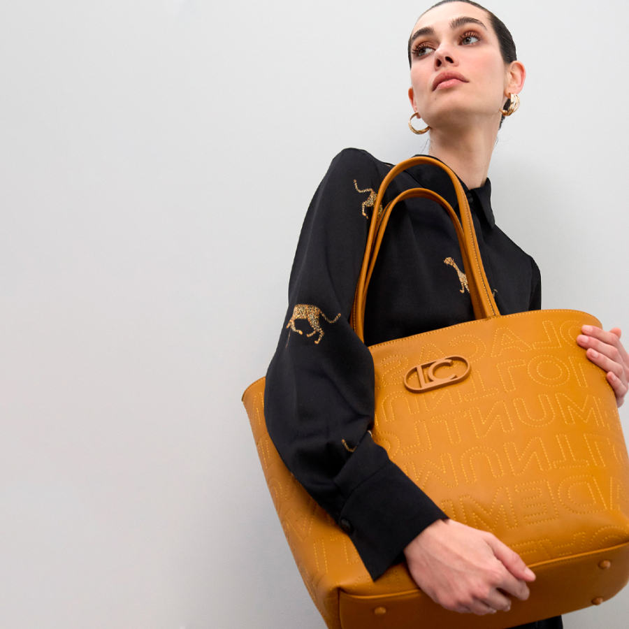 borsa-shopper-destrutturata-con-cuciture-monogramma