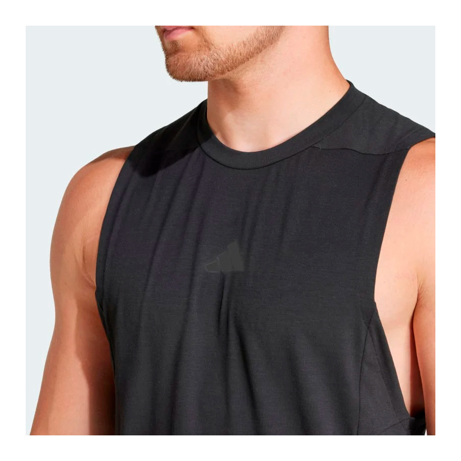 sleeveless-t-shirt-designed-for-training-workout