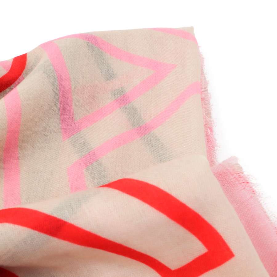 fular-estampado-con-letras-logo