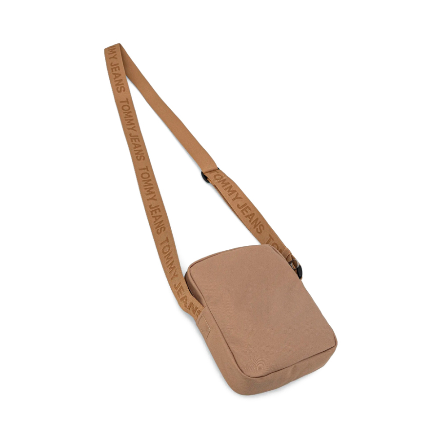 unverzichtbare-reportertasche-mit-aufschrift