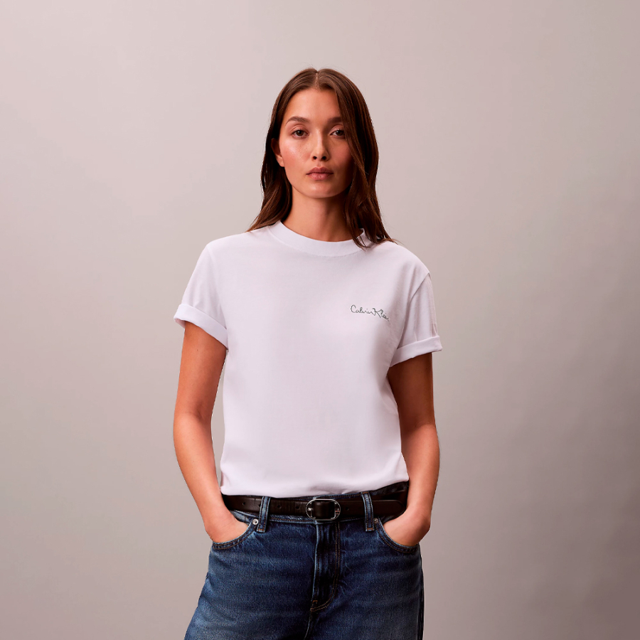 camiseta-classica-com-logo-grafico-e-de-letras