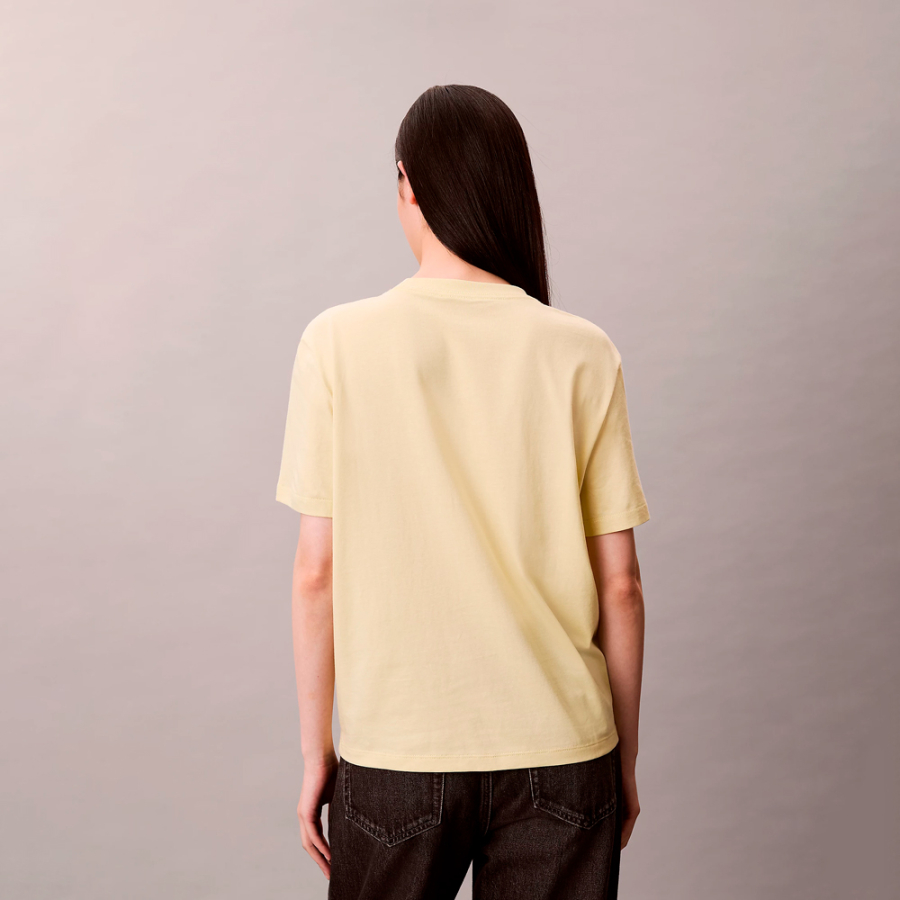 classic-t-shirt-with-graphic-and-letter-logo