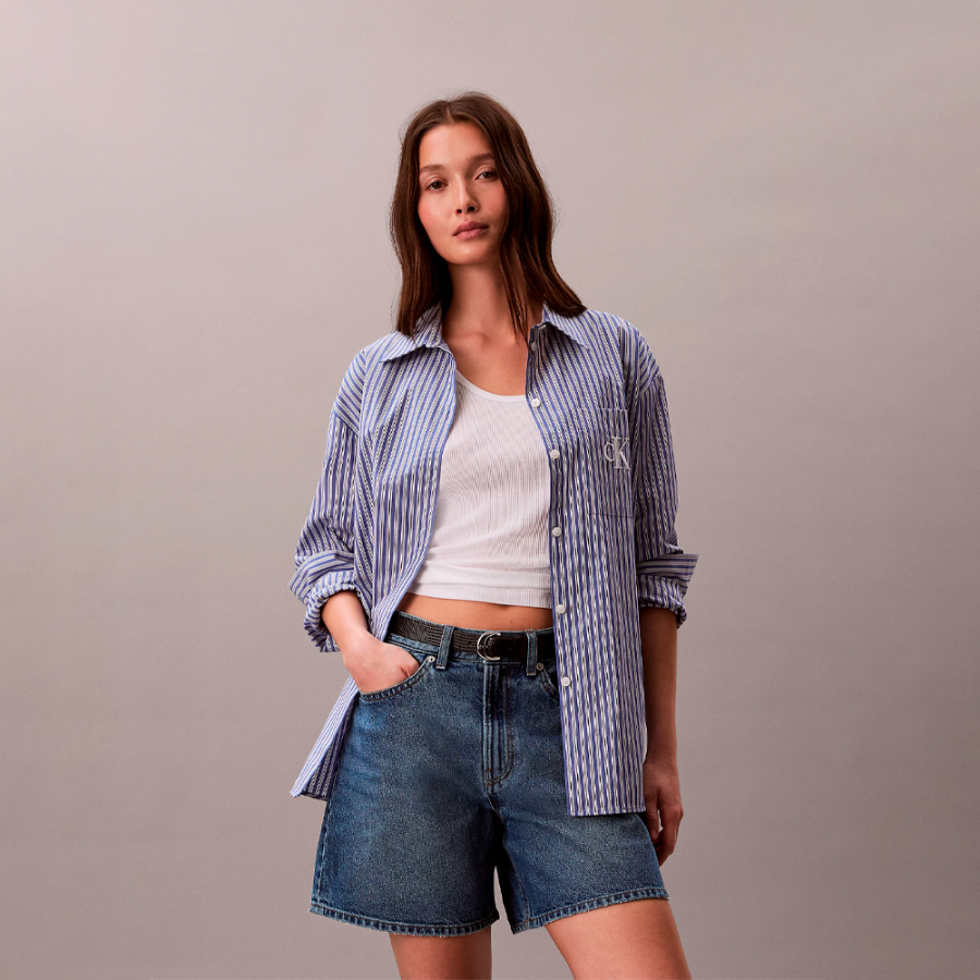 hochgeschnittene-ausgestellte-jeansshorts