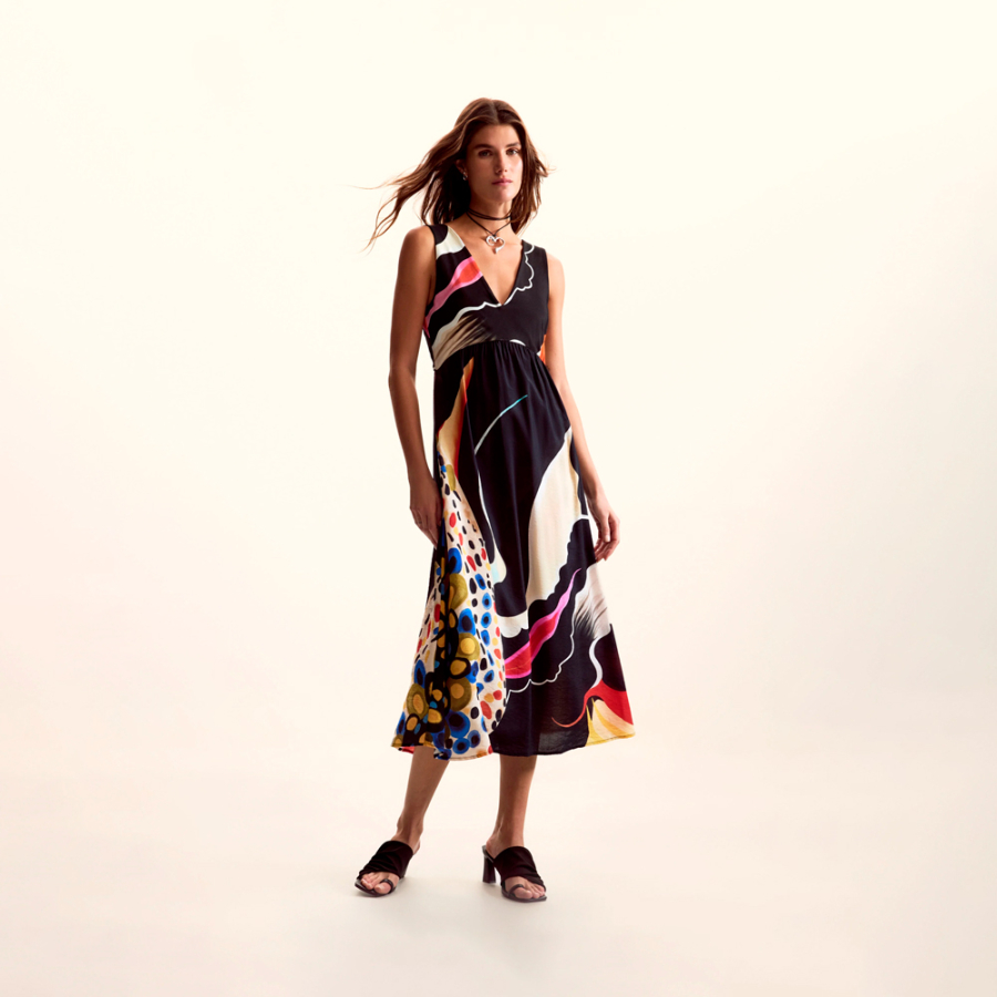 das-kleid-wurde-von-herrn-christian-lacroix-entworfen