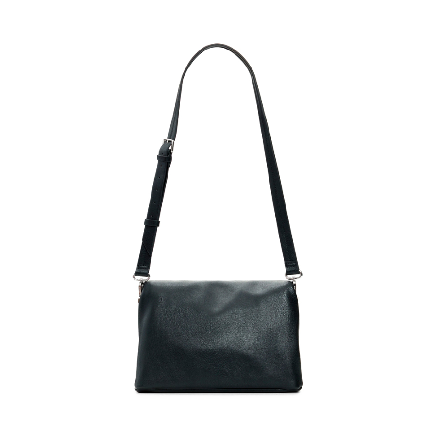 medium-bag-with-logo-charm medium-bag-with-logo-charm