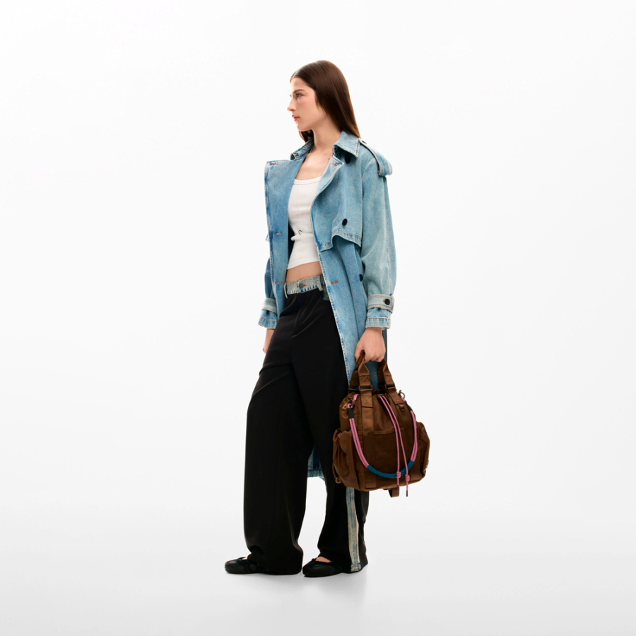 mittelgrosser-rucksack-mit-mehreren-tragemoglichkeiten