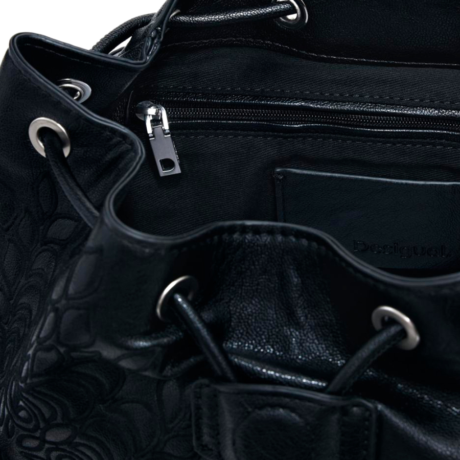 mochila-pequena-bordada