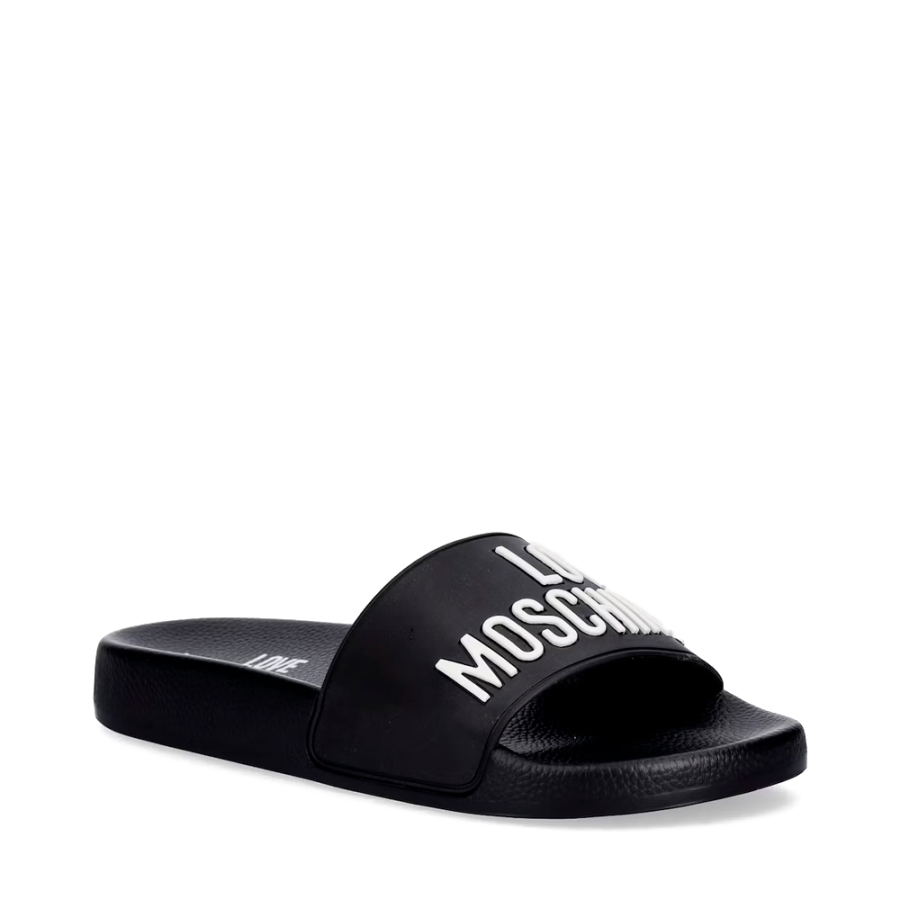 tongs-de-piscine-en-caoutchouc