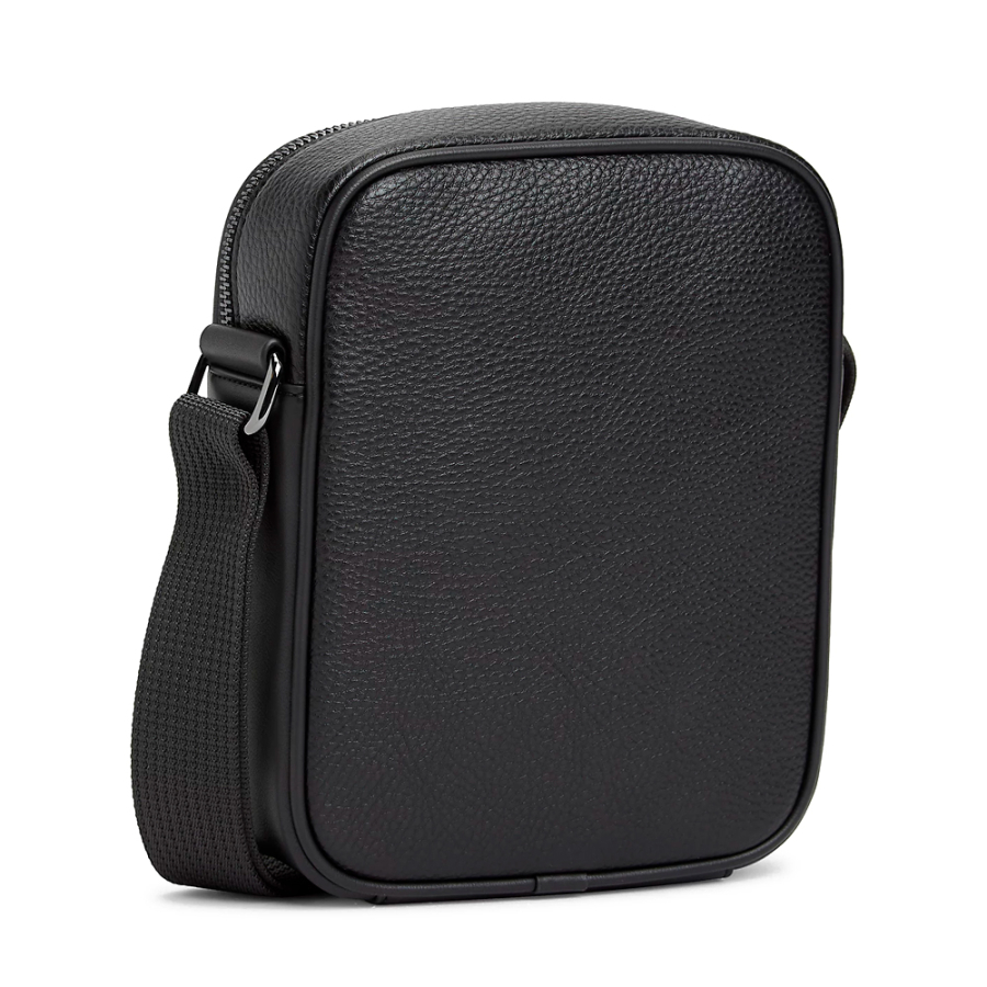 grained-leather-reporter-bag