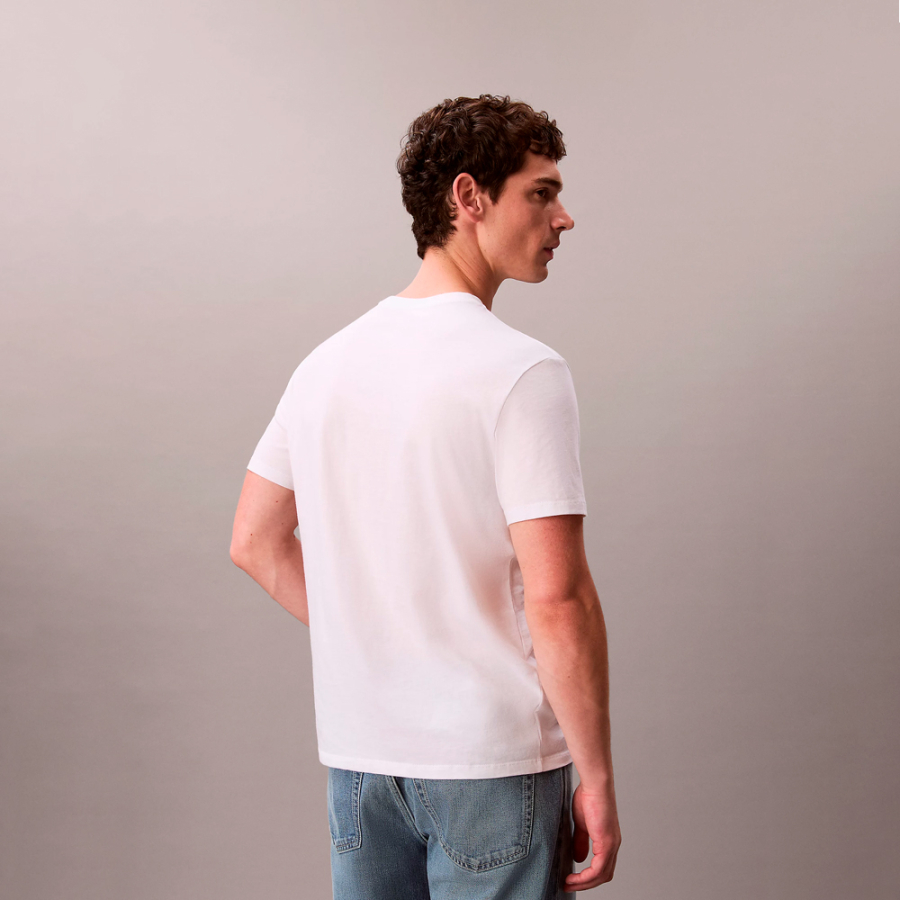 t-shirt-con-monogramma-e-logo