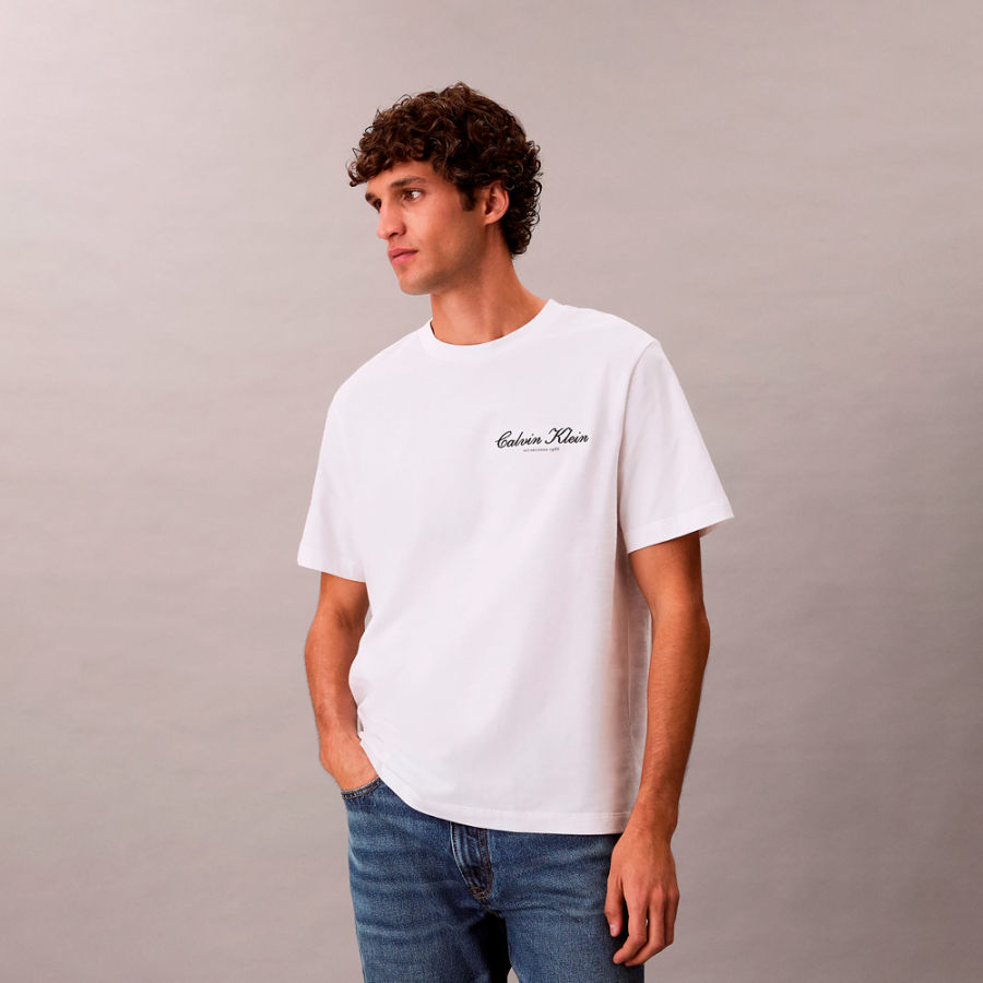 camiseta-con-logo-bordado