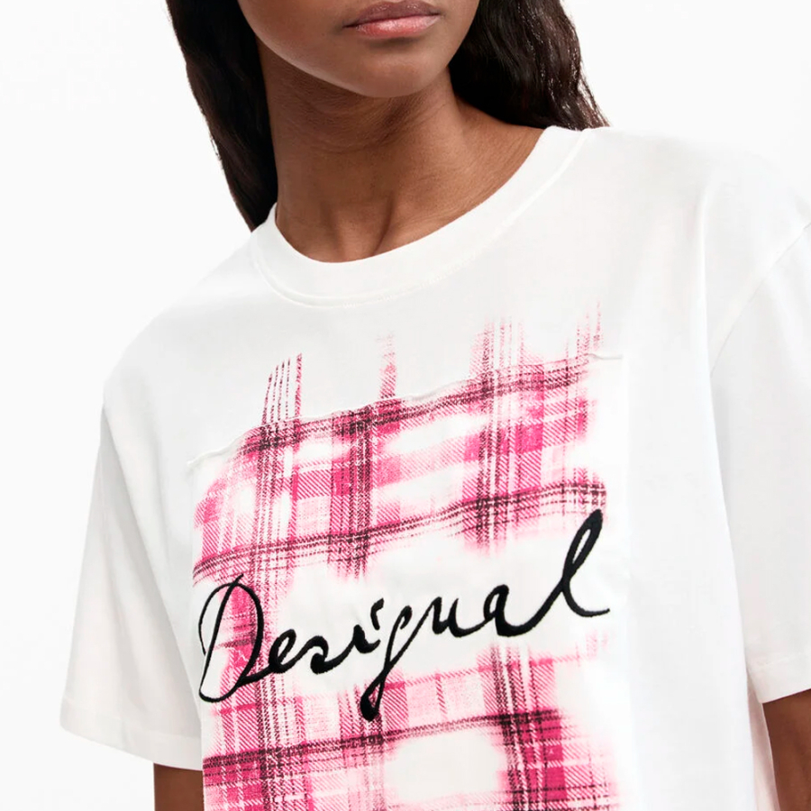 t-shirt-a-logo-a-carreaux t-shirt-a-logo-a-carreaux