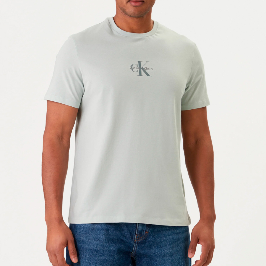 t-shirt-con-monogramma-e-logo
