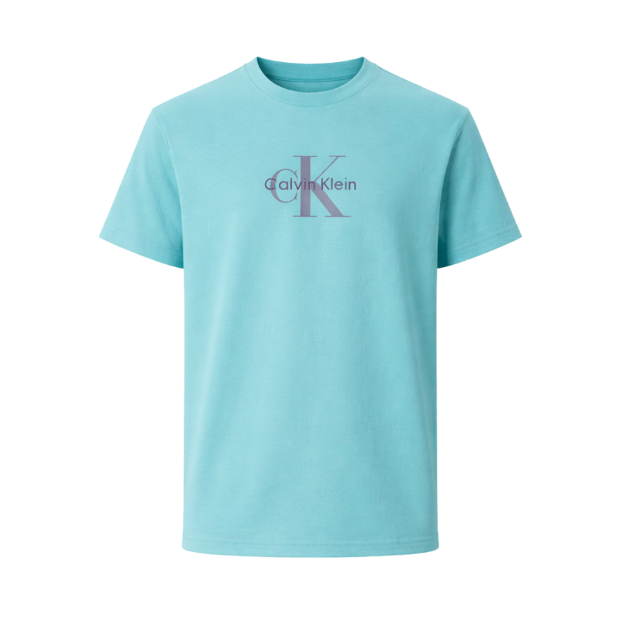 t-shirt-avec-monogramme-et-logo