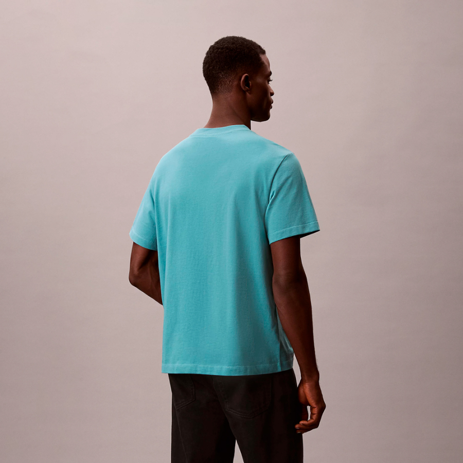 camiseta-con-monograma-y-logo camiseta-con-monograma-y-logo