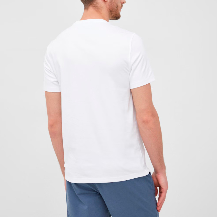 camiseta-con-logo-de-la-marca