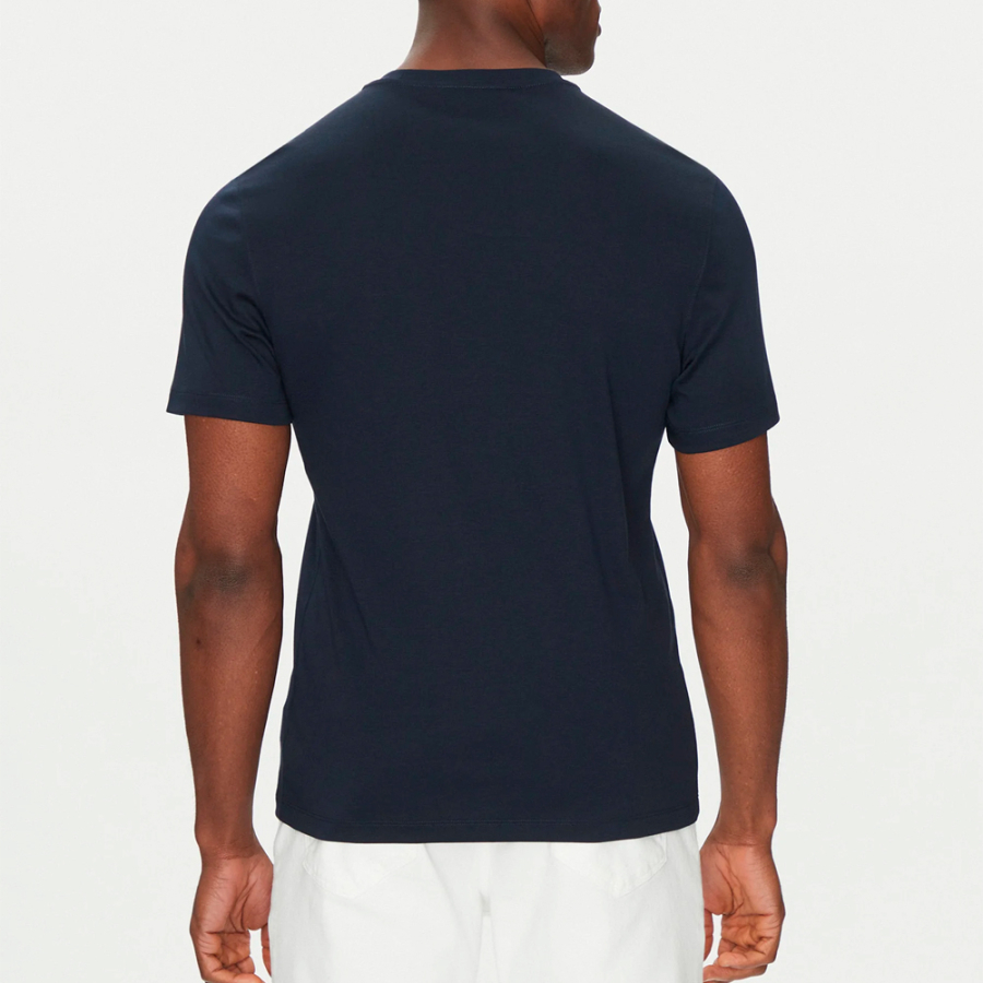 t-shirt-avec-logo-de-marque