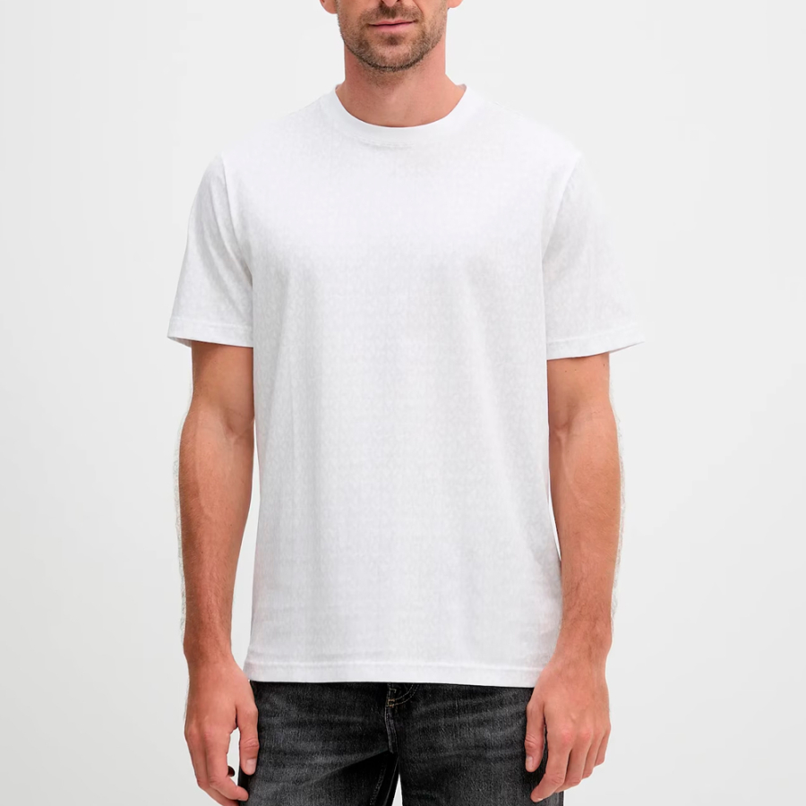 camiseta-con-patron-del-logotipo