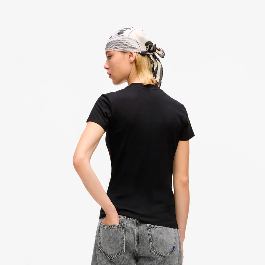 t-shirt-ajuste-avec-logo-k